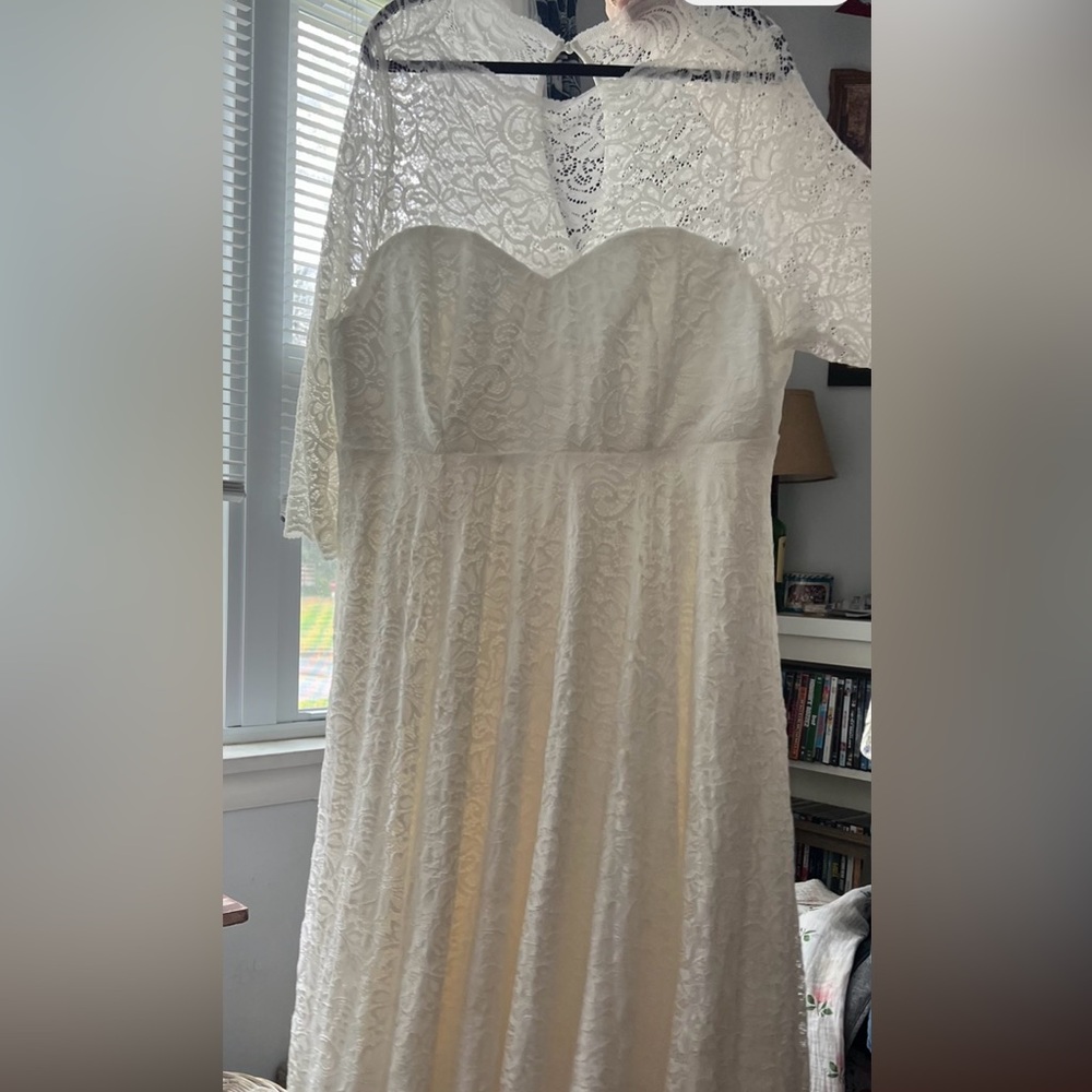 Torrid Ivory wedding dress NWOT